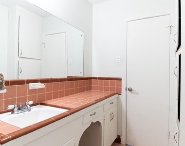 10907 Doud Street - Photo Thumbnail 14