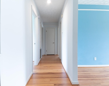 10907 Doud Street - Photo Thumbnail 9