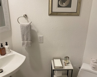 1115 Augusta Drive - Photo Thumbnail 8