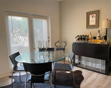 1115 Augusta Drive - Photo Thumbnail 6