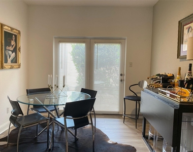 1115 Augusta Drive - Photo Thumbnail 5