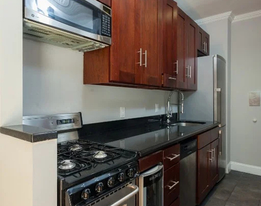 326 East 100th Street - Photo Thumbnail 4