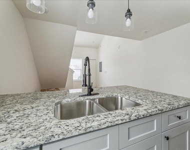 905 74th Street - Photo Thumbnail 6