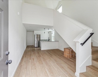 905 74th Street - Photo Thumbnail 1