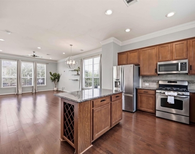 10702 Clearview Villa Place - Photo Thumbnail 4