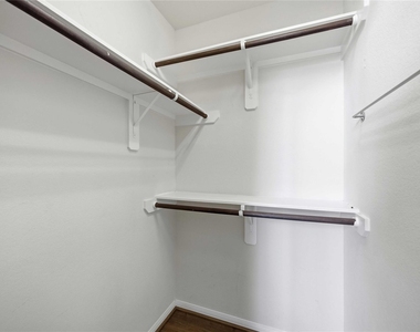 10702 Clearview Villa Place - Photo Thumbnail 8