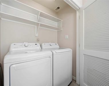 10702 Clearview Villa Place - Photo Thumbnail 6