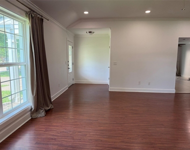 18142 Glenledi Drive - Photo Thumbnail 10