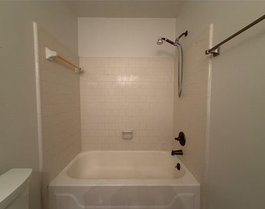 18142 Glenledi Drive - Photo Thumbnail 36