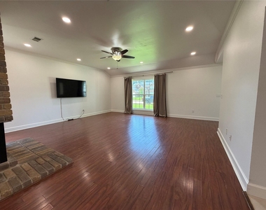 18142 Glenledi Drive - Photo Thumbnail 12
