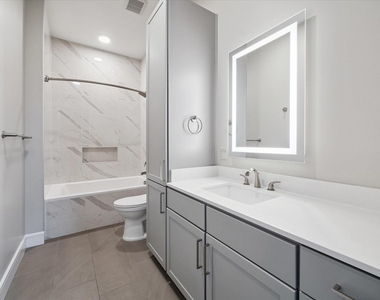 9757 Katy Freeway - Photo Thumbnail 11