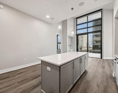 9757 Katy Freeway - Photo Thumbnail 2