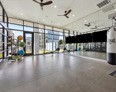 9757 Katy Freeway - Photo Thumbnail 20