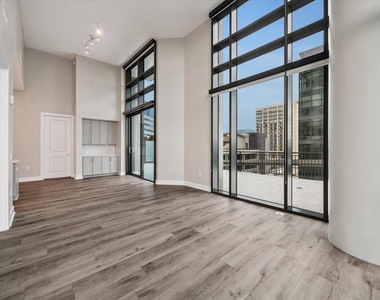 9757 Katy Freeway - Photo Thumbnail 6