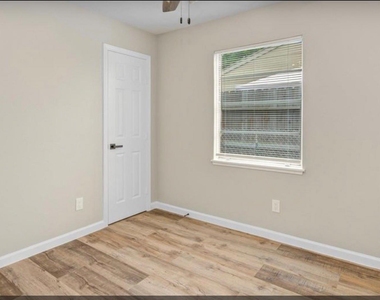 10611 Leitrim Way - Photo Thumbnail 6
