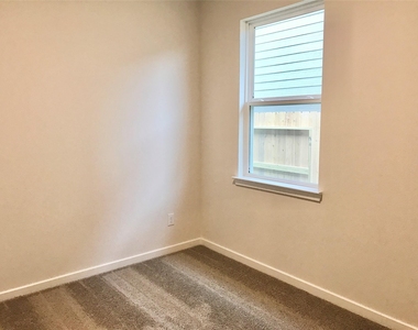 7823 Skylark Heights Lane - Photo Thumbnail 12