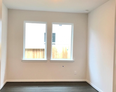 7823 Skylark Heights Lane - Photo Thumbnail 6