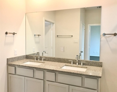7823 Skylark Heights Lane - Photo Thumbnail 10