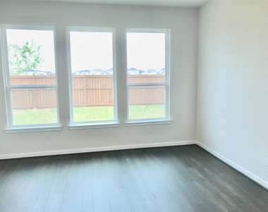 7823 Skylark Heights Lane - Photo Thumbnail 8