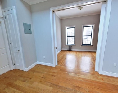 330 East 100th Street - Photo Thumbnail 3