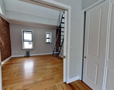 330 East 100th Street - Photo Thumbnail 2