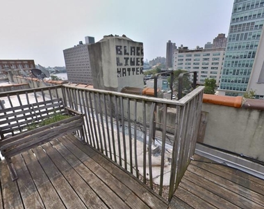 330 East 100th Street - Photo Thumbnail 5