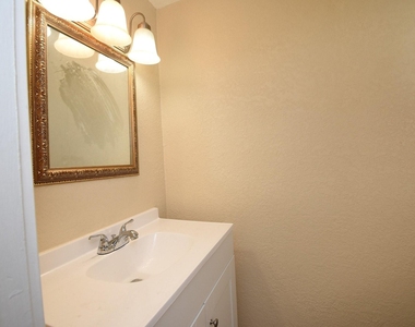 8421 Altimore Road - Photo Thumbnail 5