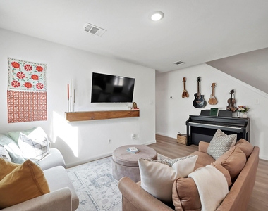 16516 Jasmine Marie Place - Photo Thumbnail 12