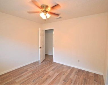 2314 Crooked Lane - Photo Thumbnail 8
