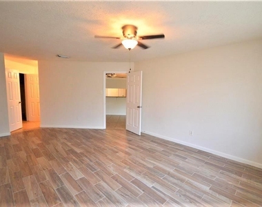 2314 Crooked Lane - Photo Thumbnail 14