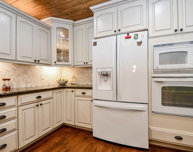 922 Chantilly Lane - Photo Thumbnail 14