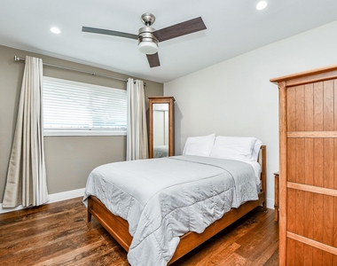 922 Chantilly Lane - Photo Thumbnail 22
