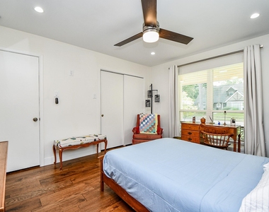 922 Chantilly Lane - Photo Thumbnail 18