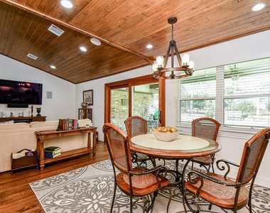 922 Chantilly Lane - Photo Thumbnail 11