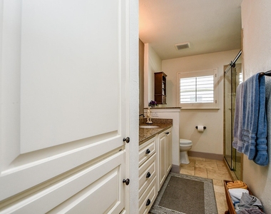 922 Chantilly Lane - Photo Thumbnail 19