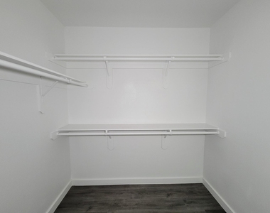 8122 Sterling Shire Street - Photo Thumbnail 19