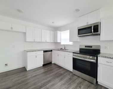 8122 Sterling Shire Street - Photo Thumbnail 6