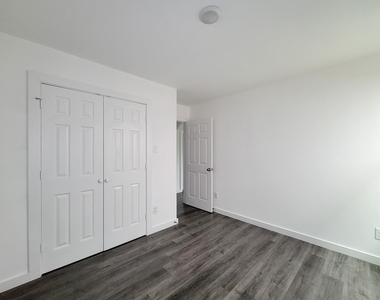 8122 Sterling Shire Street - Photo Thumbnail 14