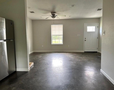 907 Fm 2830 Road S - Photo Thumbnail 9