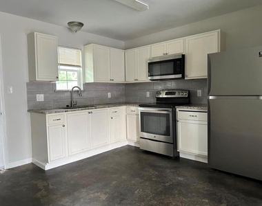 907 Fm 2830 Road S - Photo Thumbnail 8