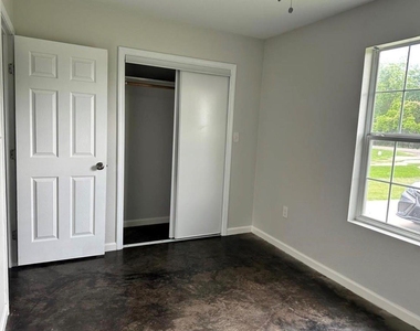 907 Fm 2830 Road S - Photo Thumbnail 3