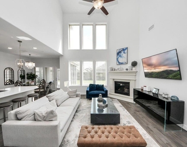 8922 Golden Mist Drive - Photo Thumbnail 5