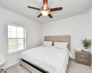 8922 Golden Mist Drive - Photo Thumbnail 23