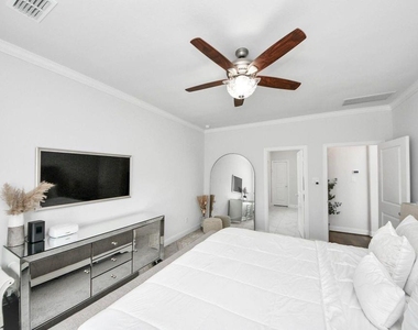 8922 Golden Mist Drive - Photo Thumbnail 12