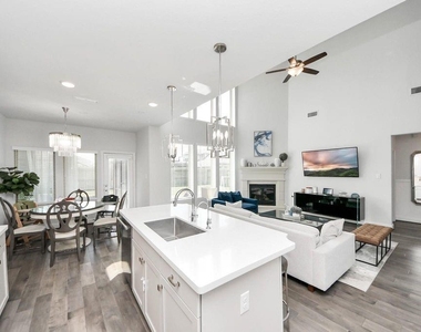8922 Golden Mist Drive - Photo Thumbnail 8