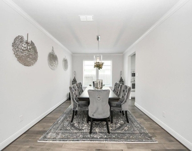 8922 Golden Mist Drive - Photo Thumbnail 4