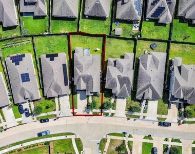 8922 Golden Mist Drive - Photo Thumbnail 29