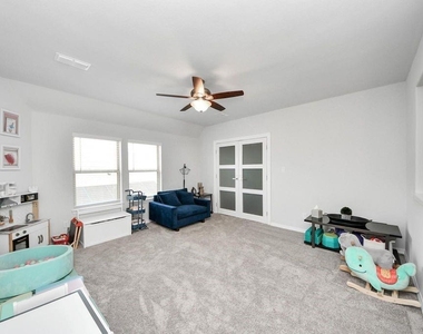 8922 Golden Mist Drive - Photo Thumbnail 16