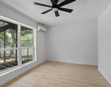 6840 Fairway Drive - Photo Thumbnail 14