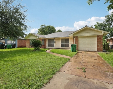 6401 Rowan Lane - Photo Thumbnail 2